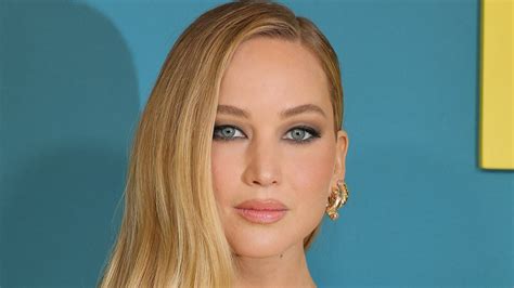 jennifer lawrence totally nude|Jennifer Lawrence stuns fans as she strips off and goes totally。